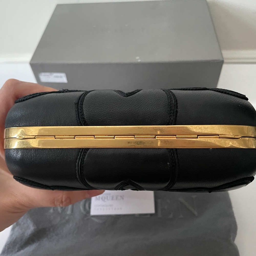 SOLD EMT 420 Alexander Mcqueen Britannia Skull Box Clutch Black - Picture 5 of 10
